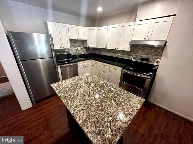 Foto del edificio - 6300 Bentham Ct