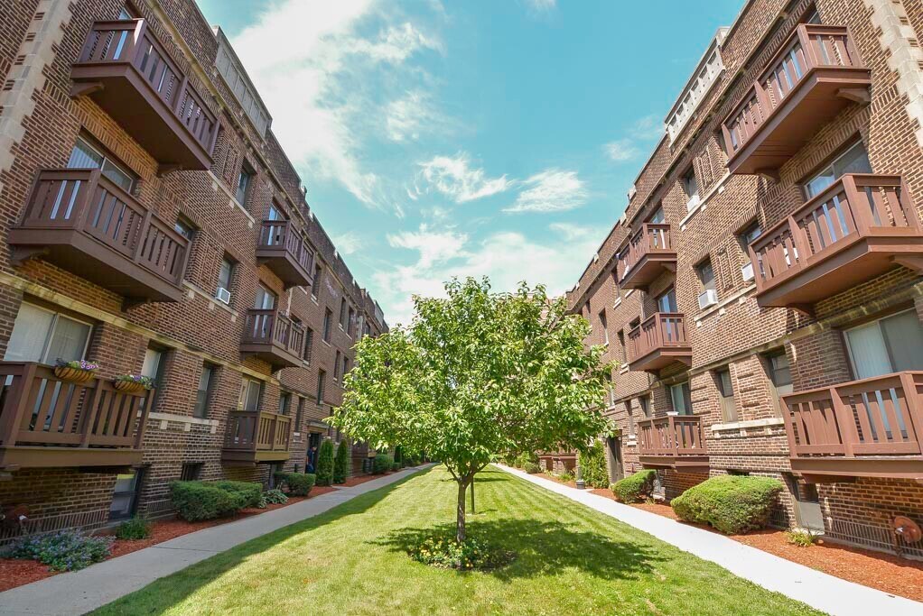 3034 N Halsted St Unit B1, Chicago, IL 60657 Condo for Rent in