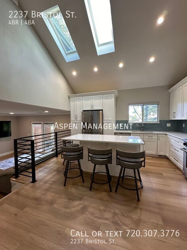 Building Photo - Stunning Home with Park-Like Setting in Su...