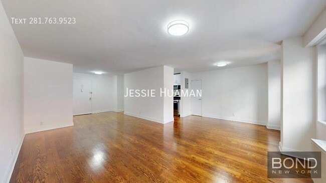 Building Photo - 401 E 88th St