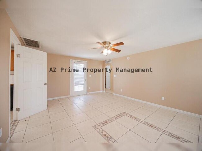 Foto del edificio - 2830 E Sheridan St