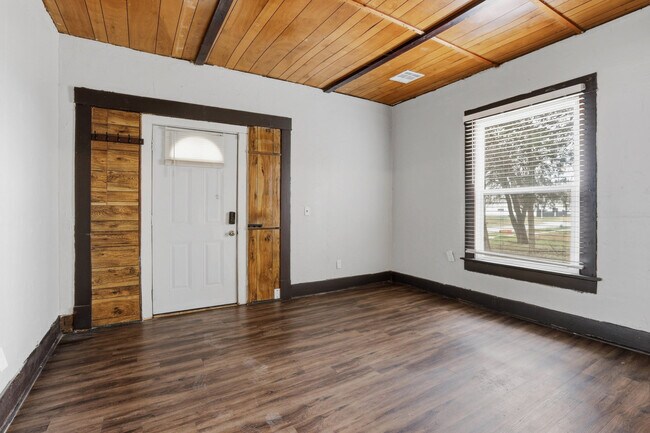 Foto del edificio - 1617 NW 7th St