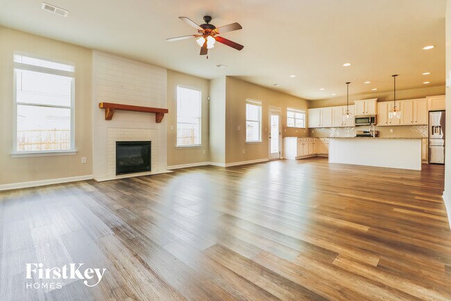 Foto del edificio - 225 Villa Grande Dr