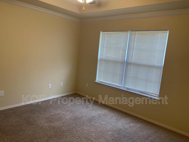 Foto del edificio - 2823 Fairway Hamlet Ct