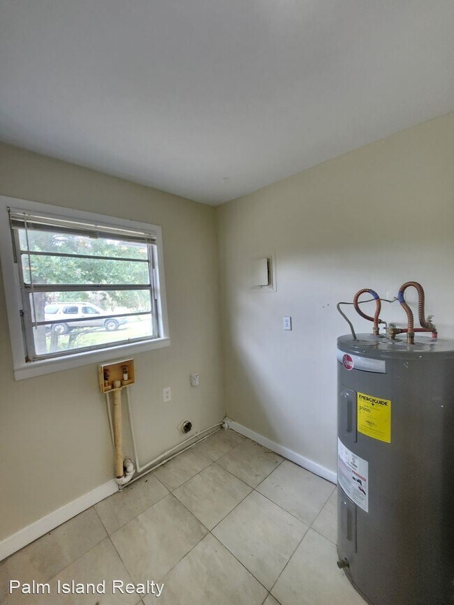 Building Photo - 2 br, 1 bath House - 9447 Gulf Beach Hwy