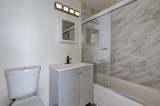 Building Photo - 22 Cottage St