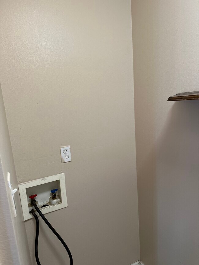 Foto del edificio - 3802 Jupiter Dr