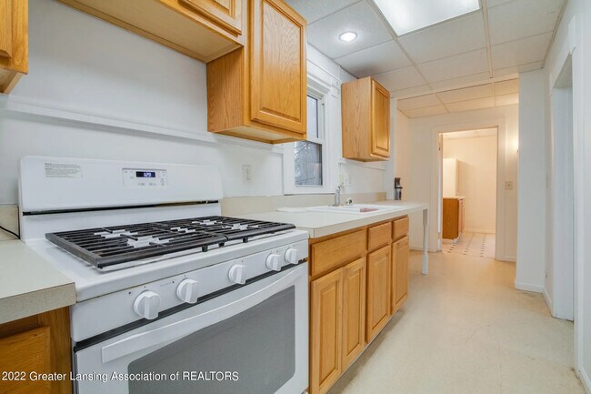 Planta alta - Cocina - 132 S Main St