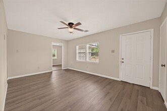Building Photo - 14022 Rosecrest Dr