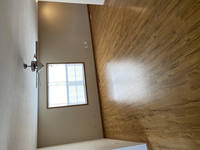 Building Photo - 809 Foxx Dr