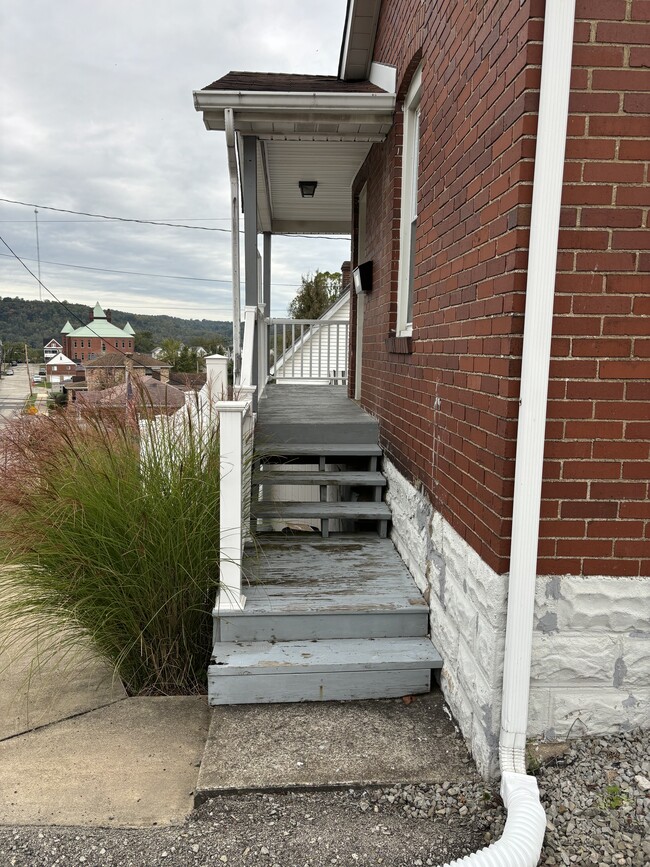 Building Photo - 912 Highland Ave