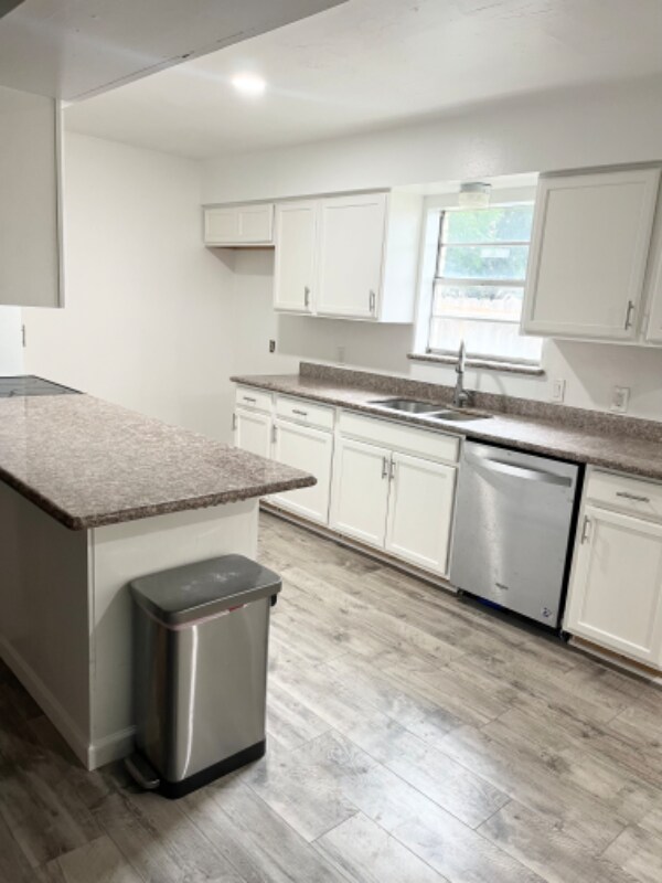 Foto del edificio - 10707 Scenic Dr