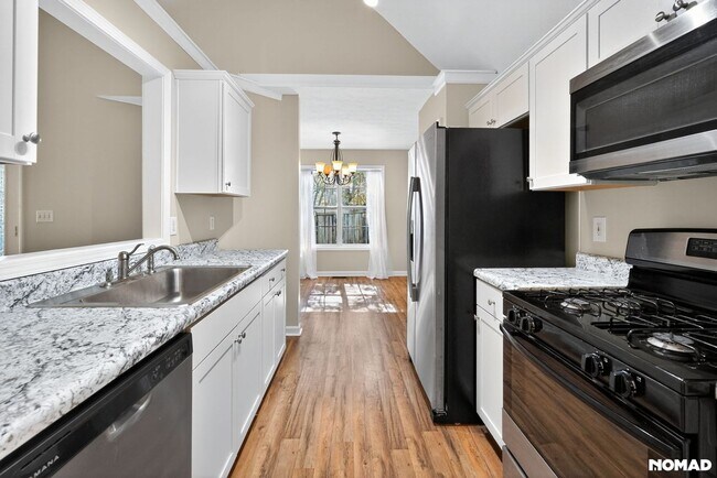 Foto del edificio - 198 Lakeview Dr