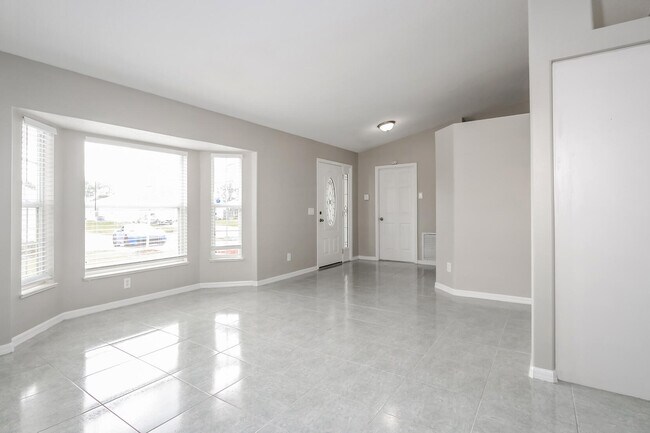 Foto del edificio - 317 SW Duxbury Ave