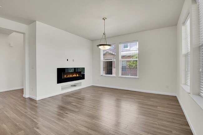 Building Photo - $3,150.00, 3 bed, 2 bath, located in Cente...