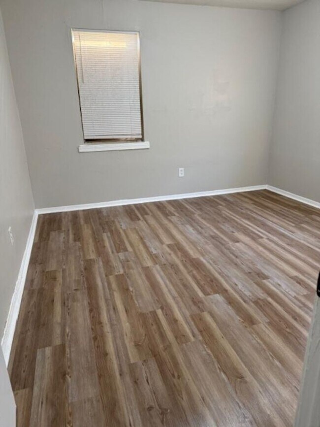 Foto del edificio - Newly Renovated House on a quiet Street