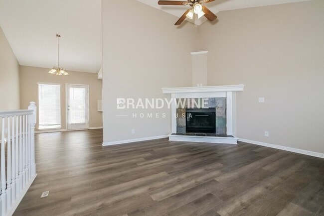 Building Photo - 809 Canter St