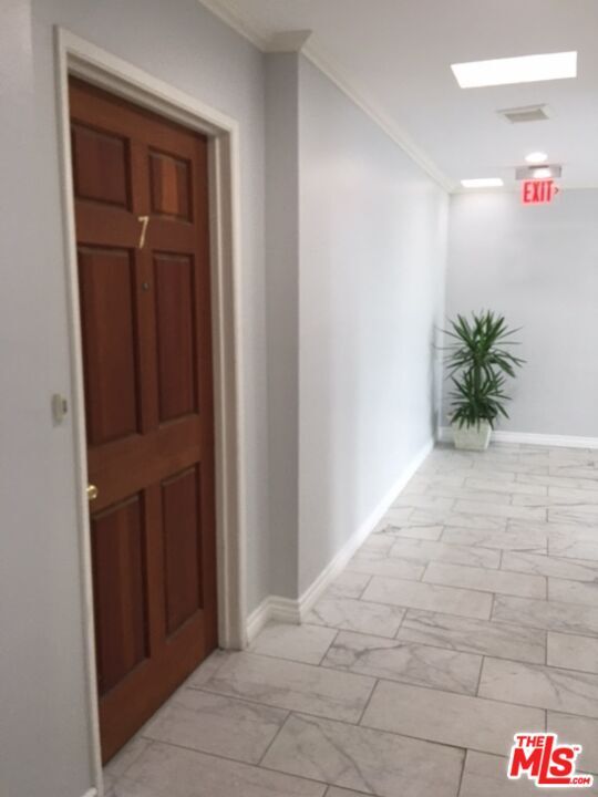 Foto del edificio - 12205 Gorham Ave