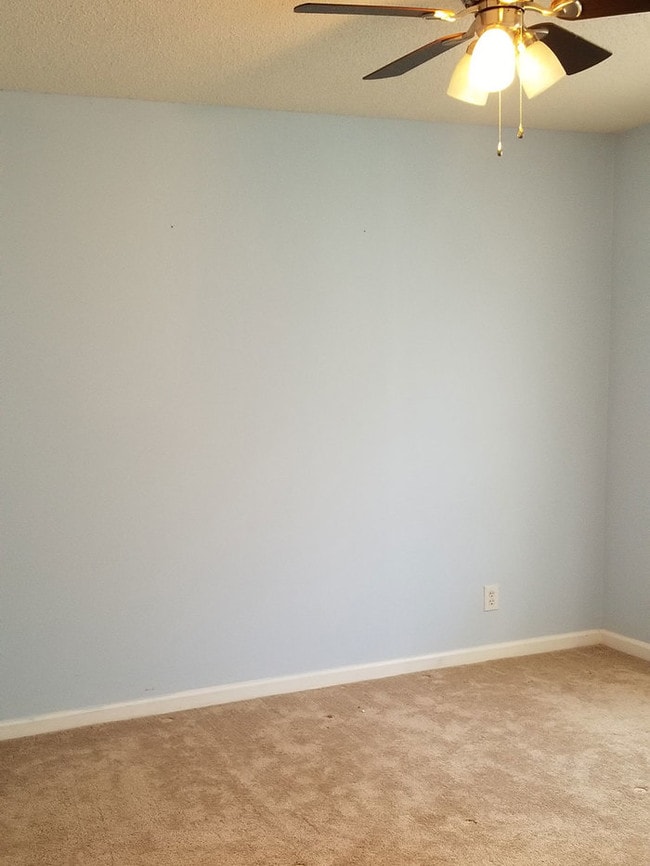 Building Photo - 5404 Bentgrass Dr