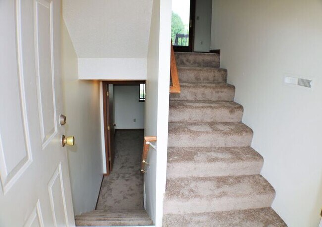Building Photo - $1,550 | 3 Bedroom, 2.5 Bathroom Townhome | No Pets | Available for August 1st, 2026 Move In!