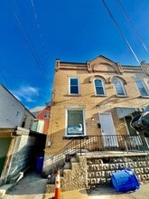 Building Photo - 2 Edith Pl