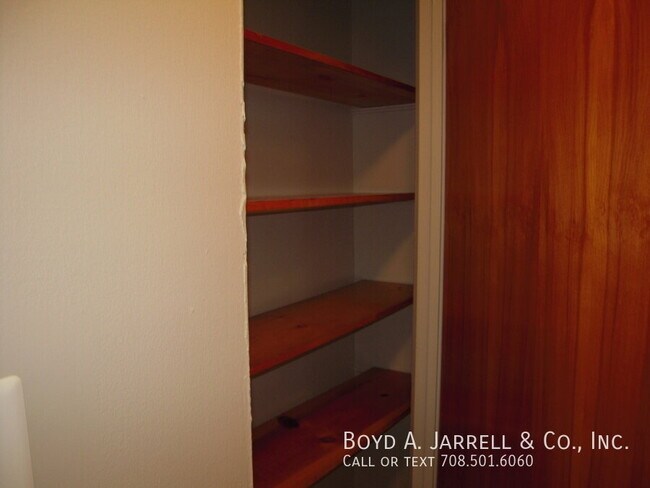 Foto del edificio - 954 E 84th Pl