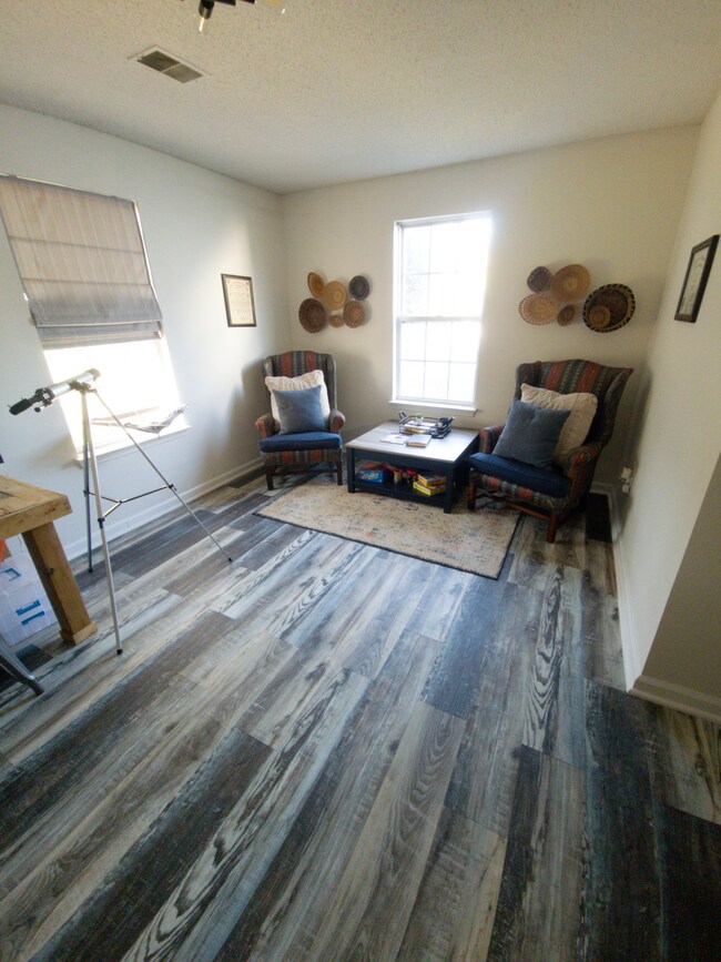 Building Photo - 415 Pleasant Green Dr