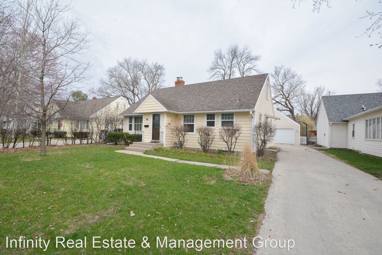 Foto principal - 3 br, 2 bath House - 805 Memorial Pkwy SW