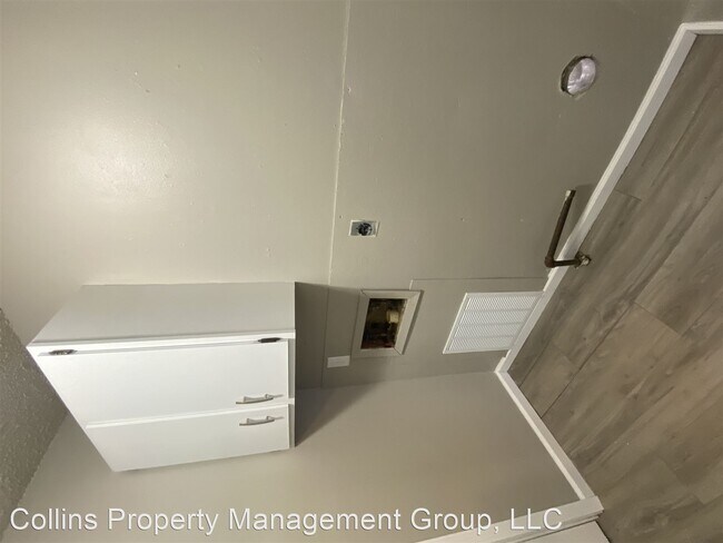 Building Photo - 2 br, 1.5 bath House - Updated 2 bedroom 1...