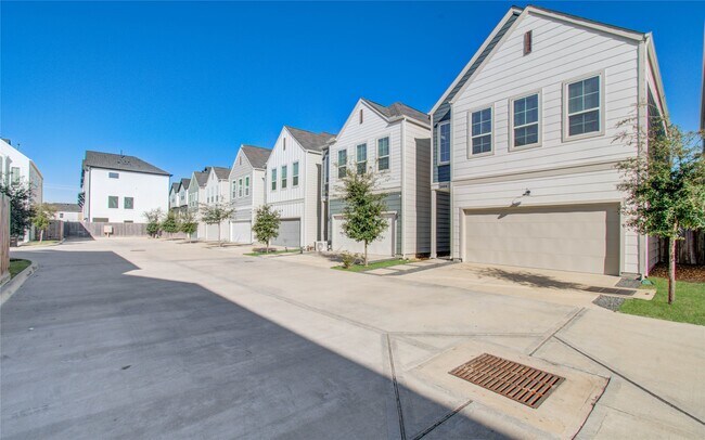 Foto del edificio - 2054 Johanna Crk Dr