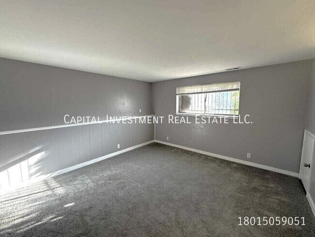 Building Photo - 3842 Dean Dr
