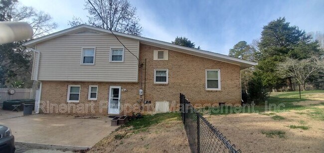 Building Photo - 1688 Kallaramo Rd