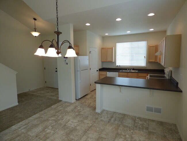 Foto del edificio - 4 Bed / 2.5 Bath Home in Windsor!