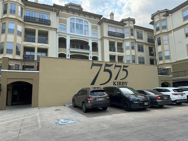 Building Photo - 7575 Kirby Dr