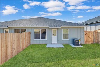Building Photo - 1181 Lindsey Dr