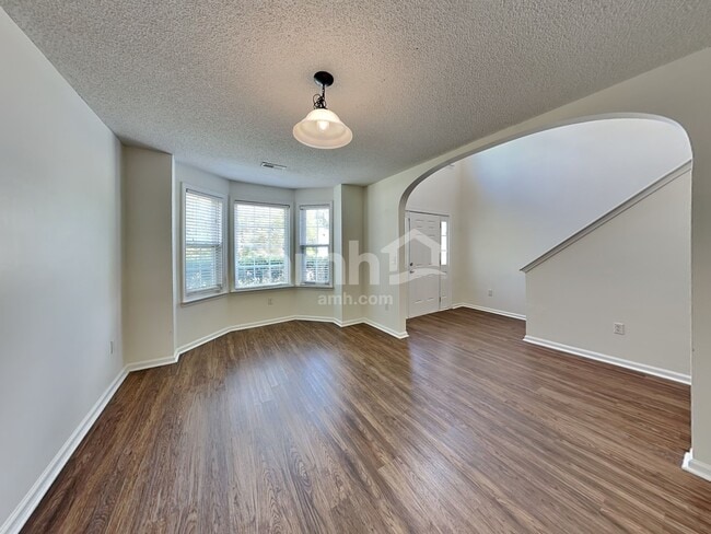 Building Photo - 125 Fairford Dr