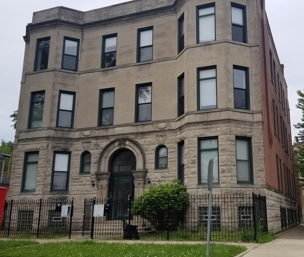 Primary Photo - 6502 S Drexel Ave