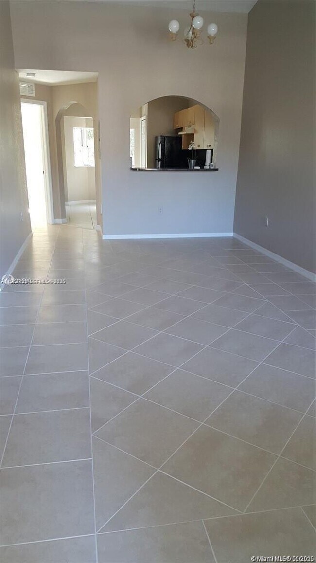 Foto del edificio - 1260 SE 31st Ct