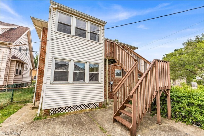 Building Photo - 23253 Ivan Ave