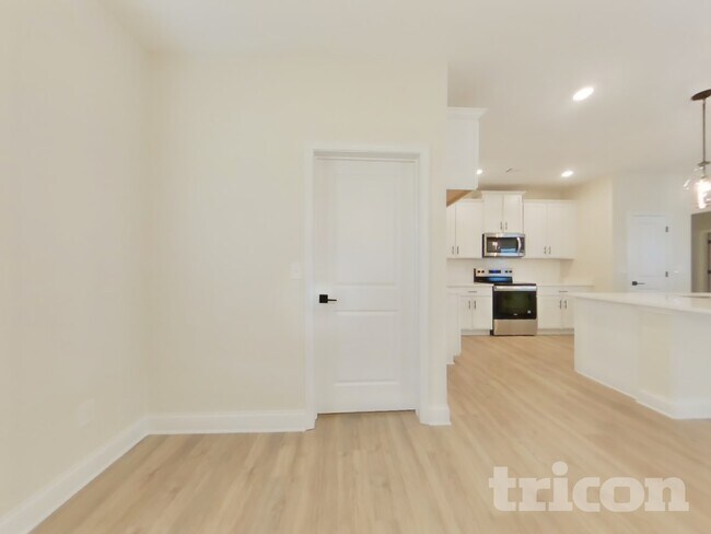 Foto del edificio - 615 Cantrell Dr