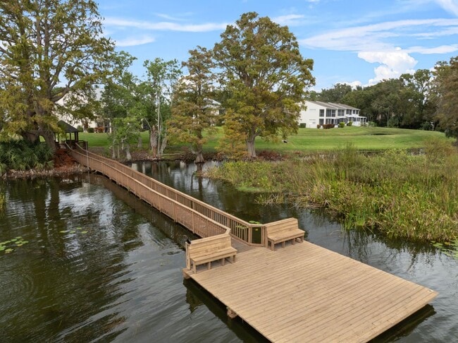 Building Photo - Park Lake - Community Pool