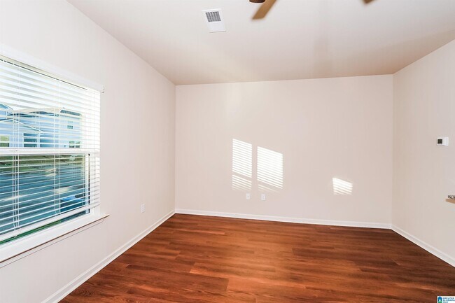 Building Photo - 6055 Rainbow Row
