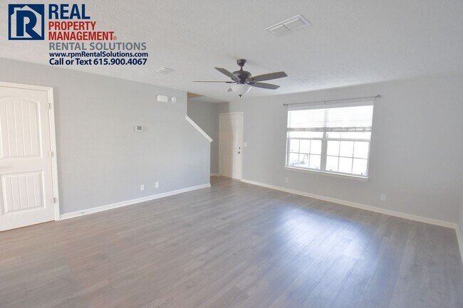 Building Photo - Large 2 bd 2.5 bath townhome in Murfreesbo...