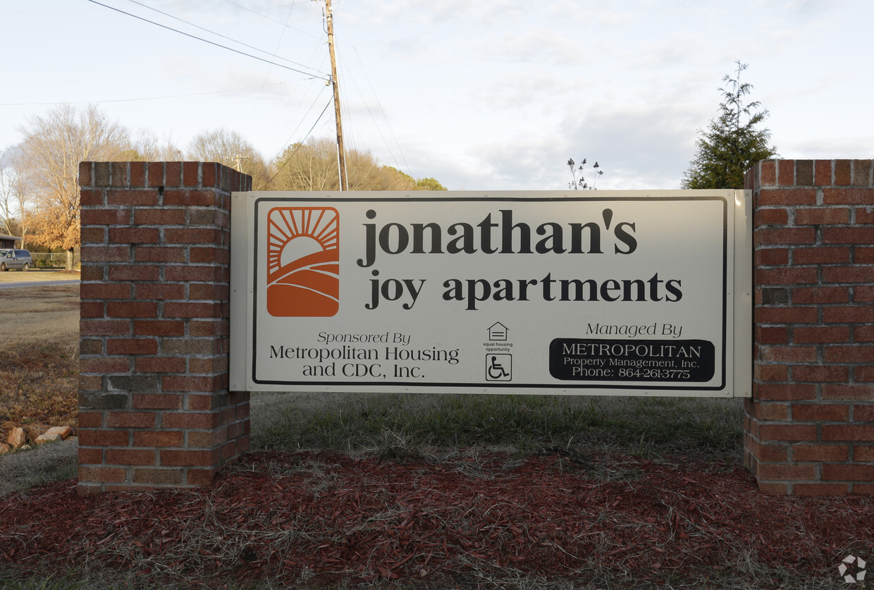 Foto del edificio - Jonathan's Joy Apartments