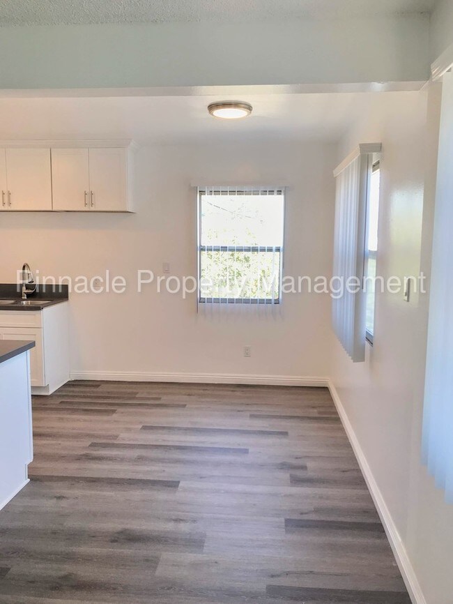 Foto del edificio - 2 Bedroom Apartment in Long Beach For Rent