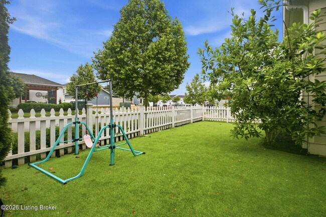 Foto del edificio - 6300 Mistflower Cir