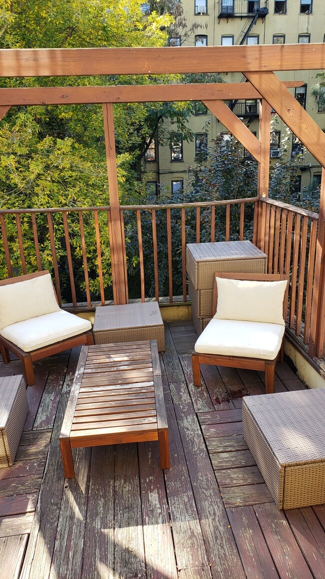 Best feature is this amazing private deck off the back overlooking the garden. - 234 S 2nd St