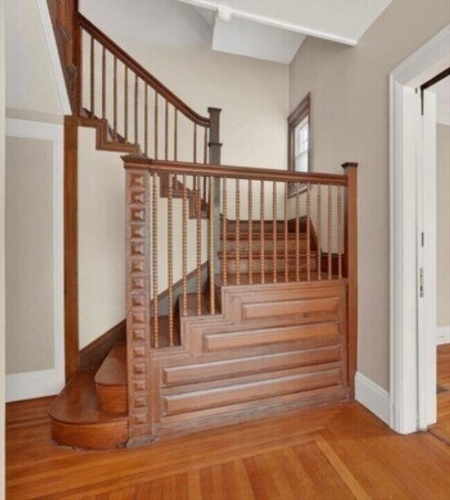 Building Photo - 583 Watertown St