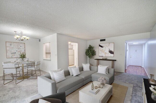 Building Photo - 3178 Via Poinciana