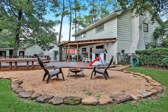 Building Photo - 26715 Maplewood Dr